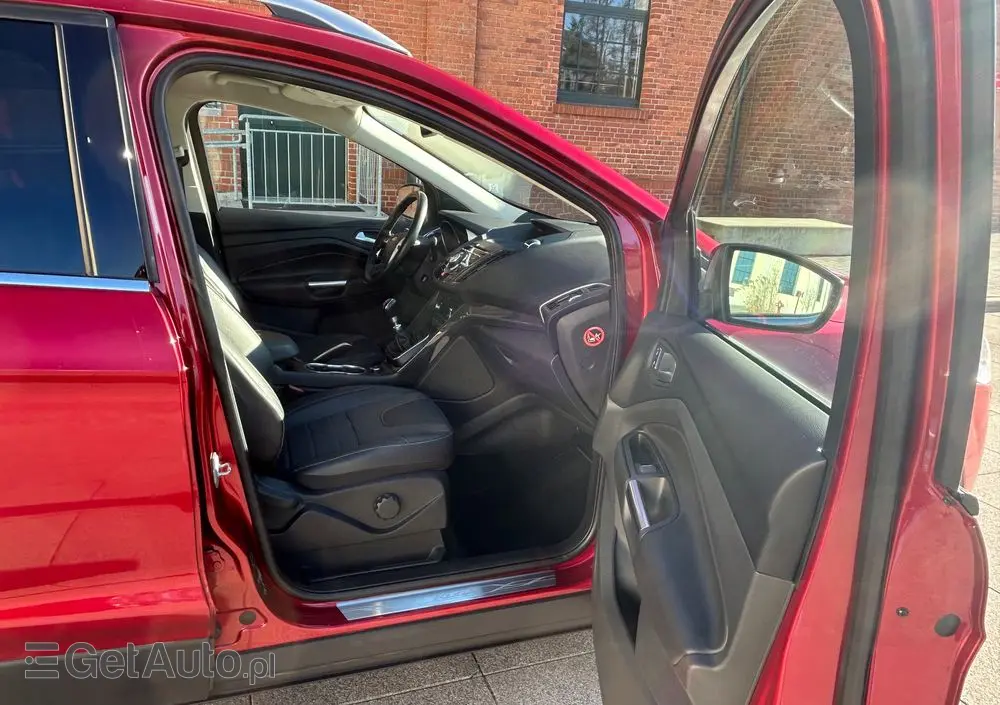 FORD Kuga 1.5 EcoBoost 2x4 Titanium