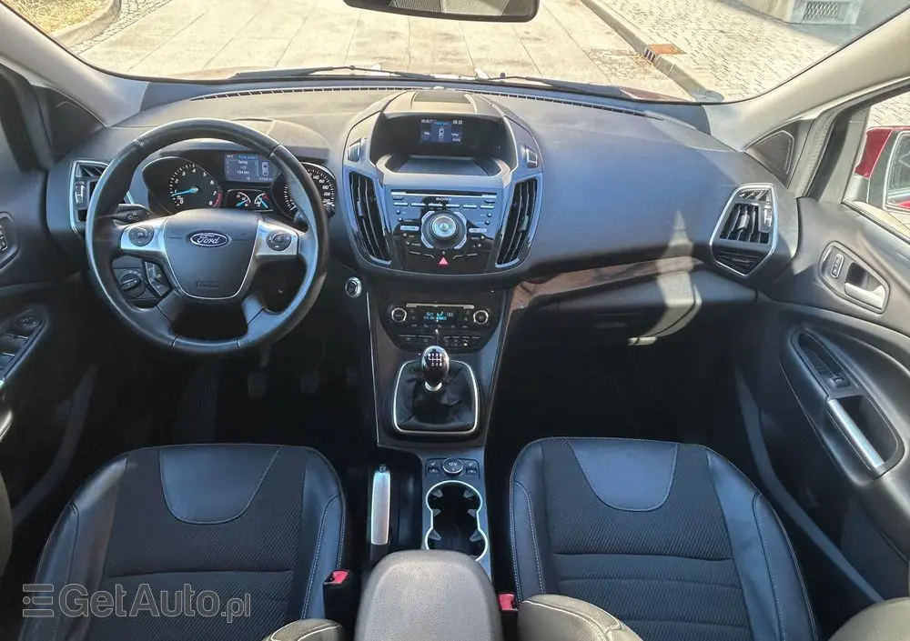 FORD Kuga 1.5 EcoBoost 2x4 Titanium