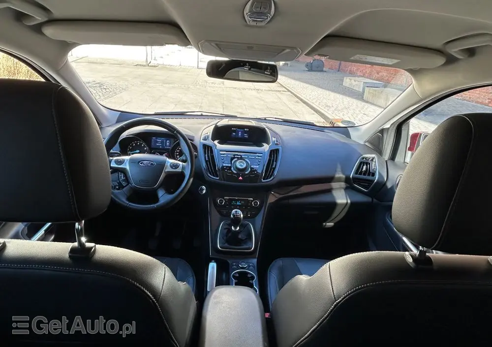 FORD Kuga 1.5 EcoBoost 2x4 Titanium