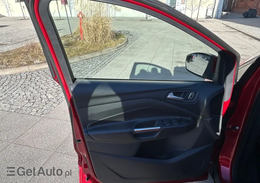 FORD Kuga 1.5 EcoBoost 2x4 Titanium