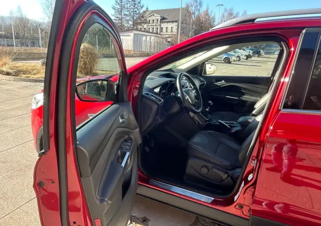 FORD Kuga 1.5 EcoBoost 2x4 Titanium