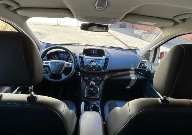 FORD Kuga 1.5 EcoBoost 2x4 Titanium