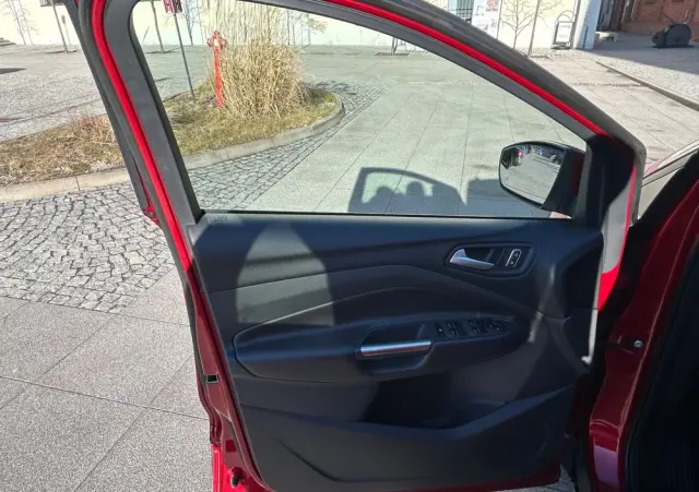 FORD Kuga 1.5 EcoBoost 2x4 Titanium