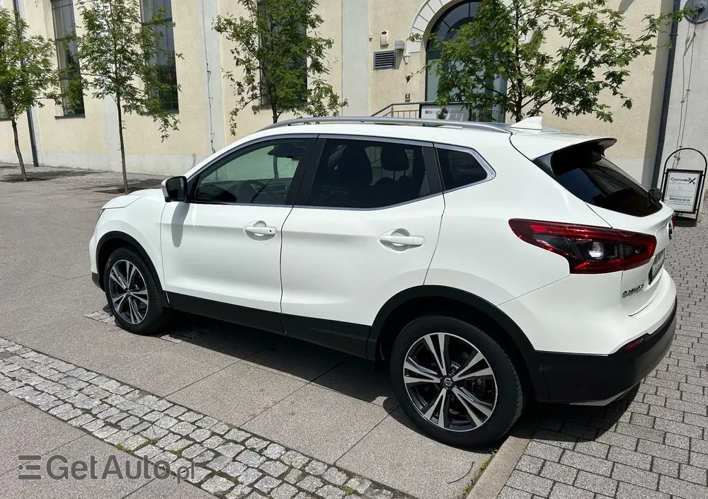 NISSAN Qashqai 1.3 DIG-T Tekna DCT