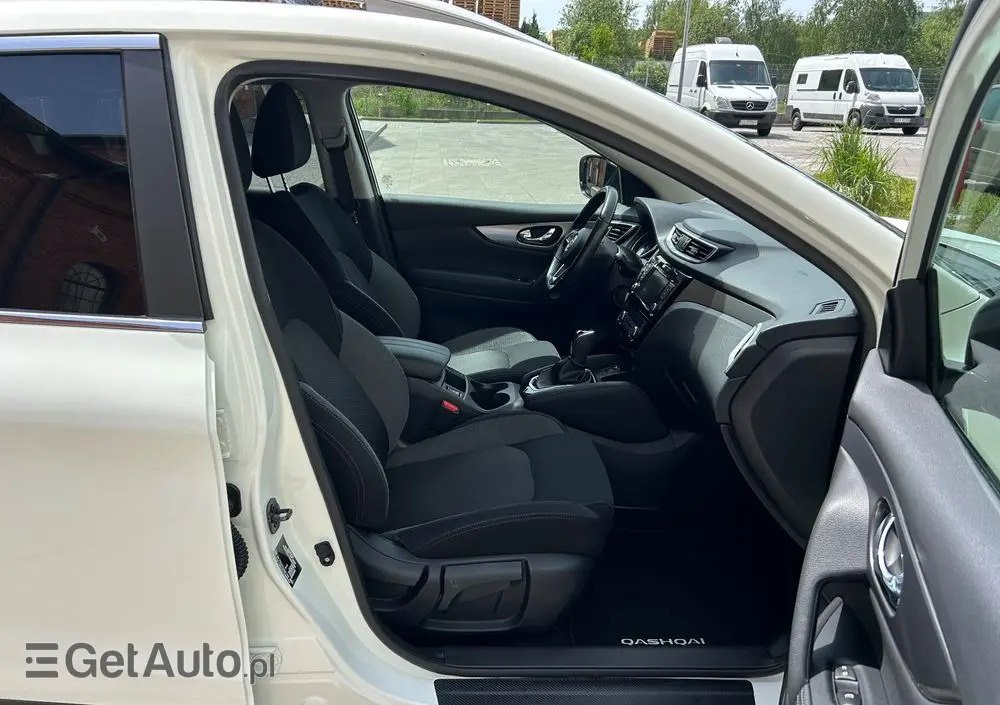 NISSAN Qashqai 1.3 DIG-T Tekna DCT