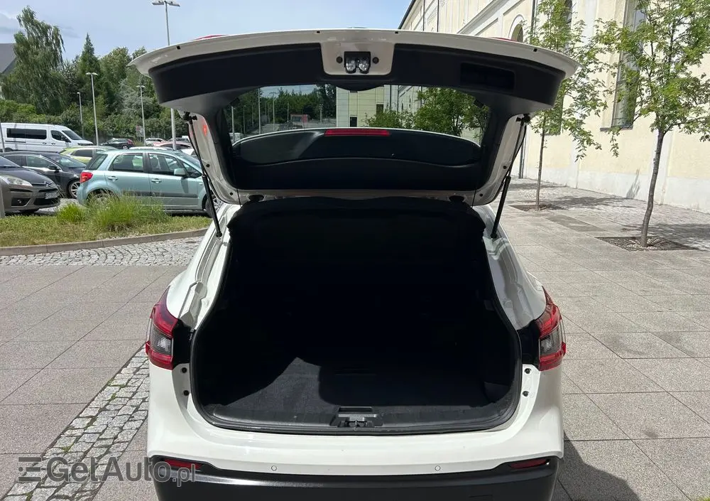NISSAN Qashqai 1.3 DIG-T Tekna DCT