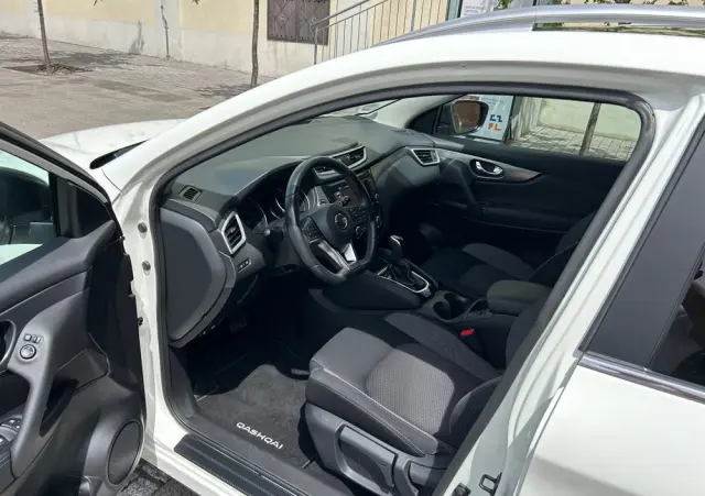 NISSAN Qashqai 1.3 DIG-T Tekna DCT
