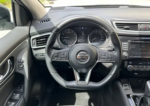 NISSAN Qashqai 1.3 DIG-T Tekna DCT