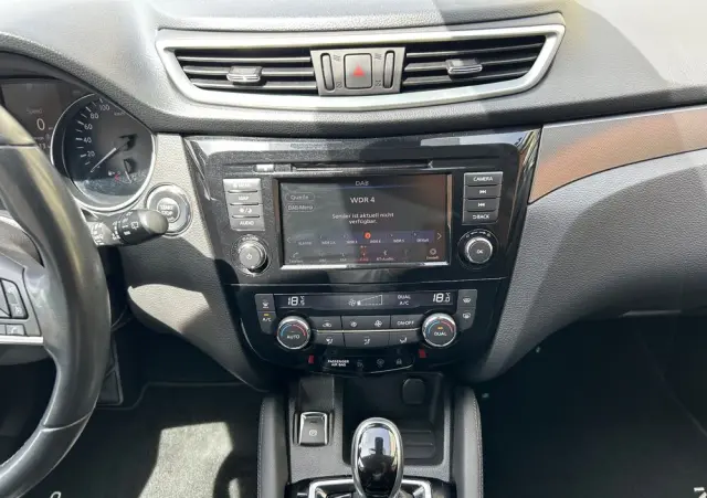 NISSAN Qashqai 1.3 DIG-T Tekna DCT