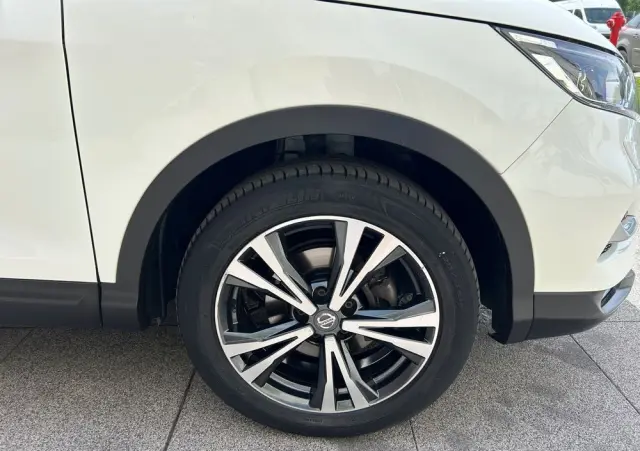 NISSAN Qashqai 1.3 DIG-T Tekna DCT