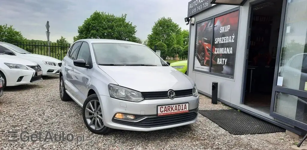 VOLKSWAGEN Polo 