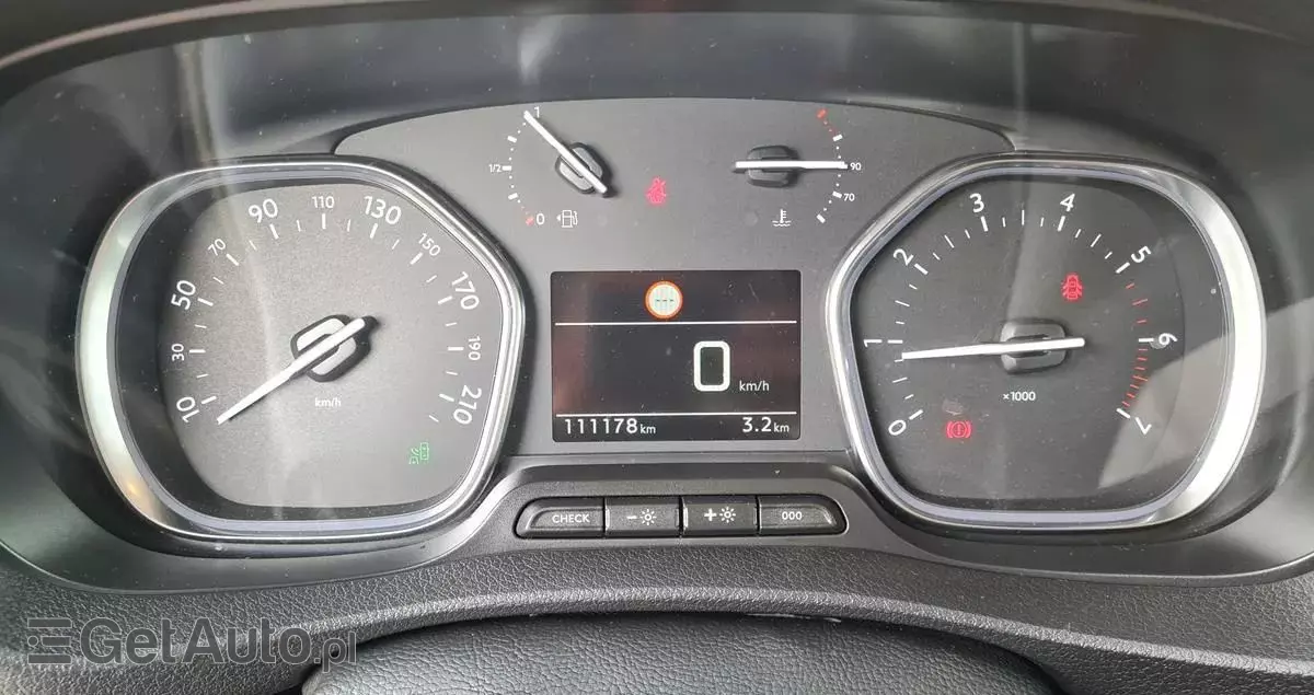 PEUGEOT Traveller L2 2.0 BlueHDi 150 Business VIP