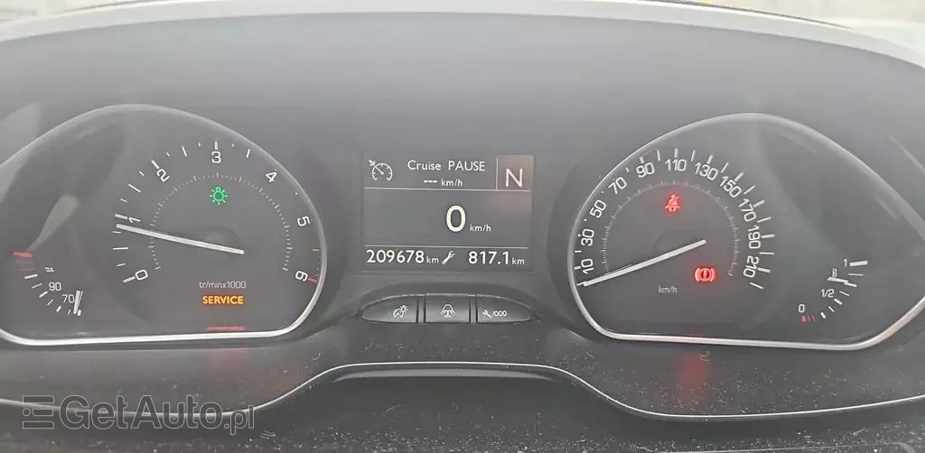 PEUGEOT 208 