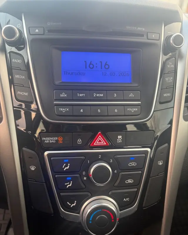 HYUNDAI I30 1.4 Fifa World Cup Edition