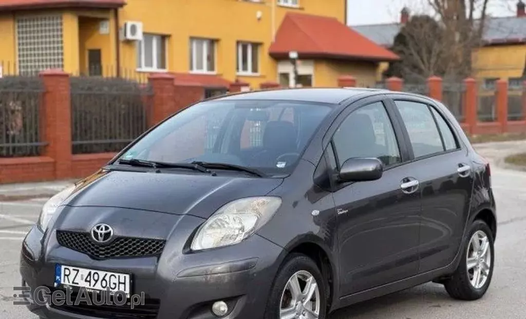 TOYOTA Yaris 