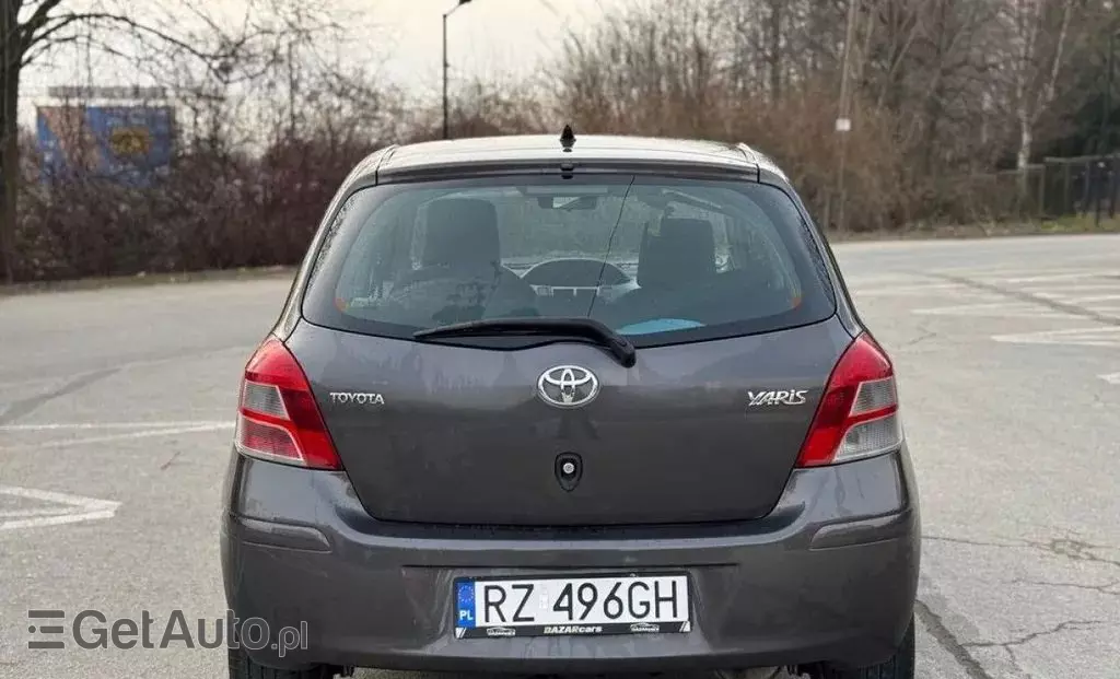 TOYOTA Yaris 