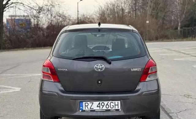 TOYOTA Yaris 