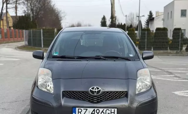 TOYOTA Yaris 