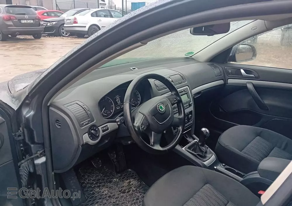 SKODA Octavia 