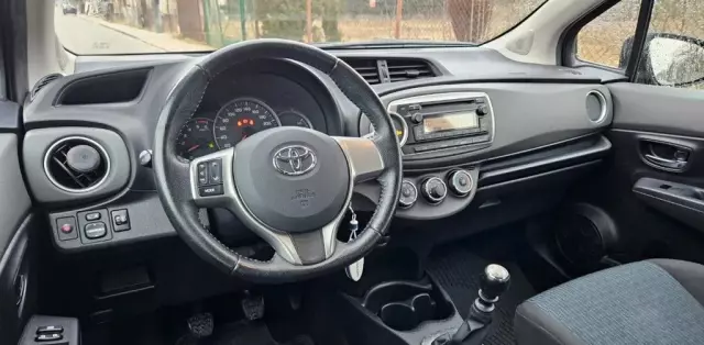 TOYOTA Yaris 