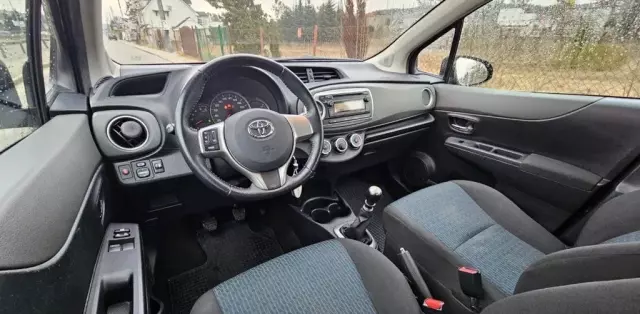 TOYOTA Yaris 