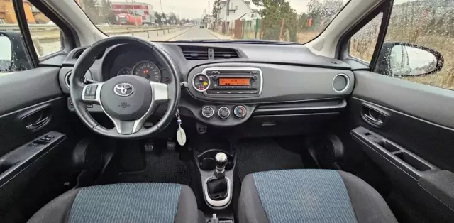 TOYOTA Yaris 