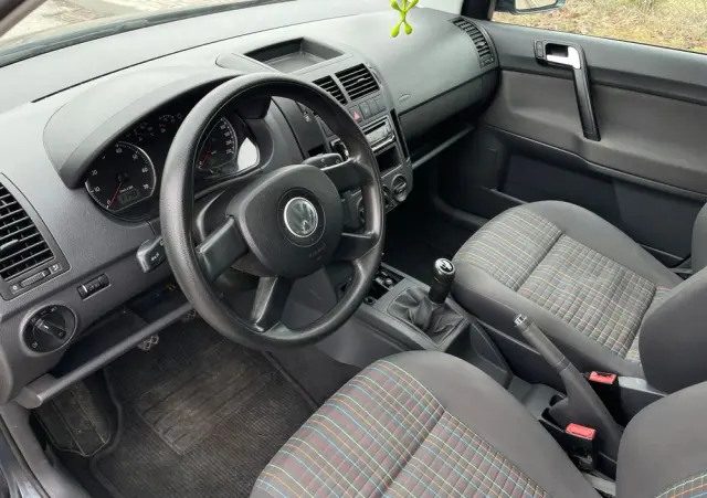 VOLKSWAGEN Polo 1.4