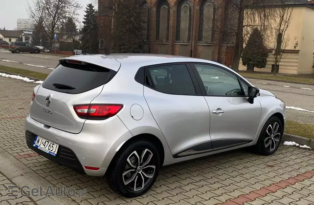 RENAULT Clio 
