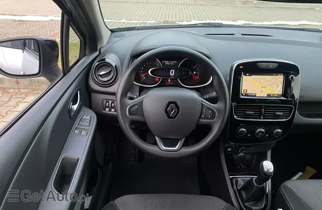 RENAULT Clio 