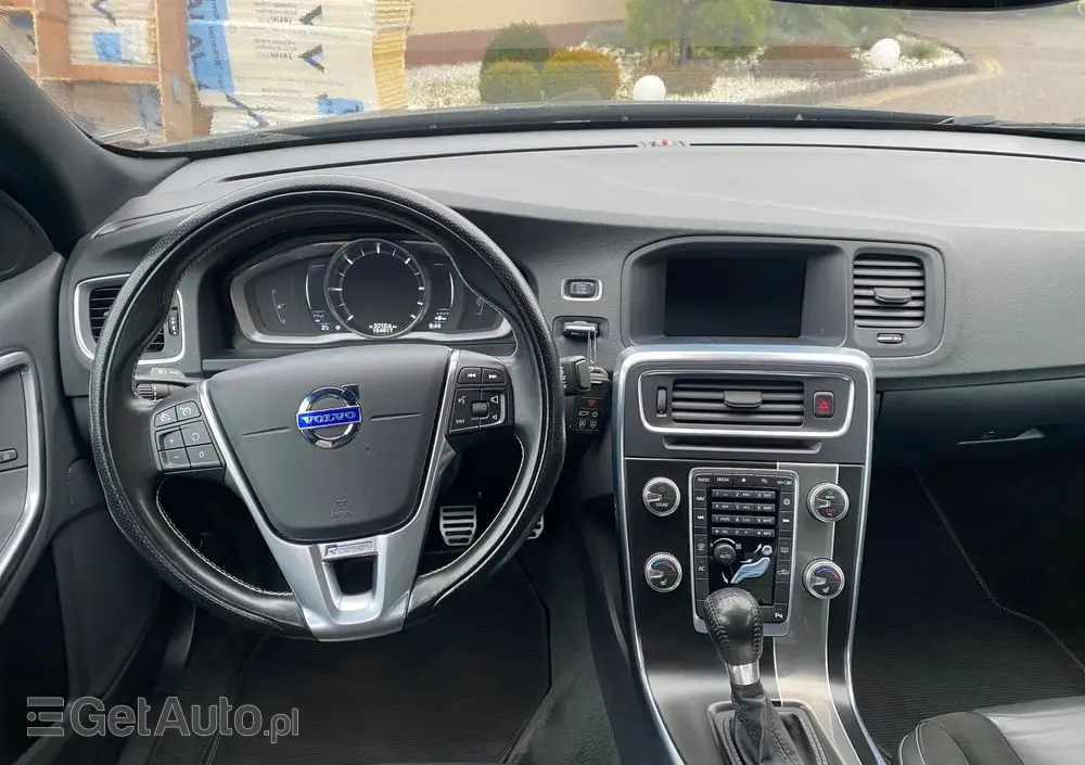 VOLVO S60 D3 R-Design