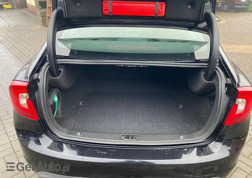 VOLVO S60 D3 R-Design