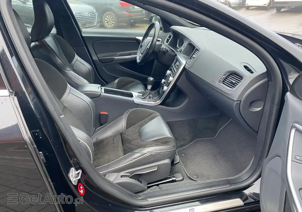 VOLVO S60 D3 R-Design