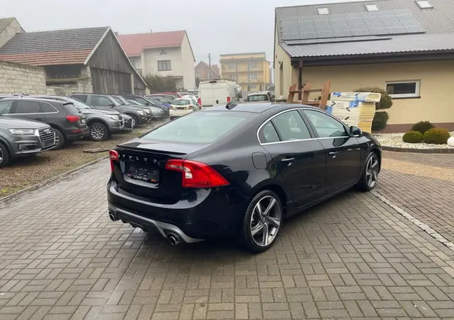 VOLVO S60 D3 R-Design