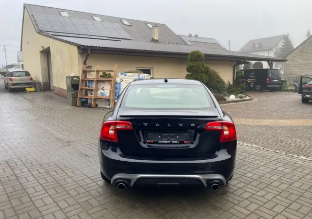 VOLVO S60 D3 R-Design