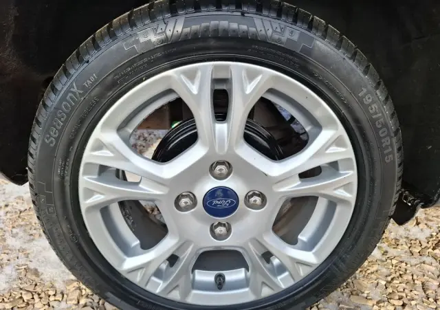 FORD Fiesta 1.25 SYNC Edition