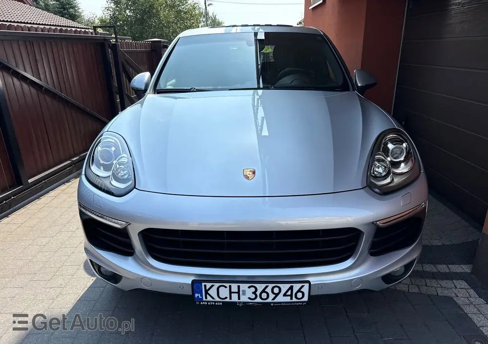 PORSCHE Cayenne Platinum Edition
