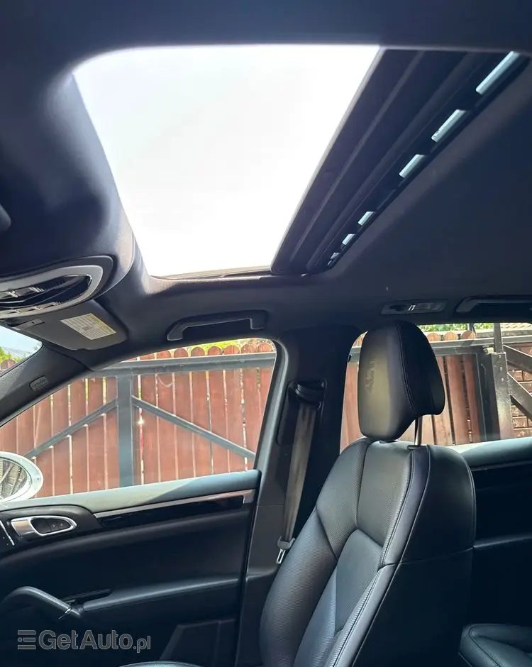 PORSCHE Cayenne Platinum Edition