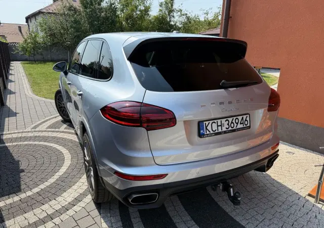 PORSCHE Cayenne Platinum Edition