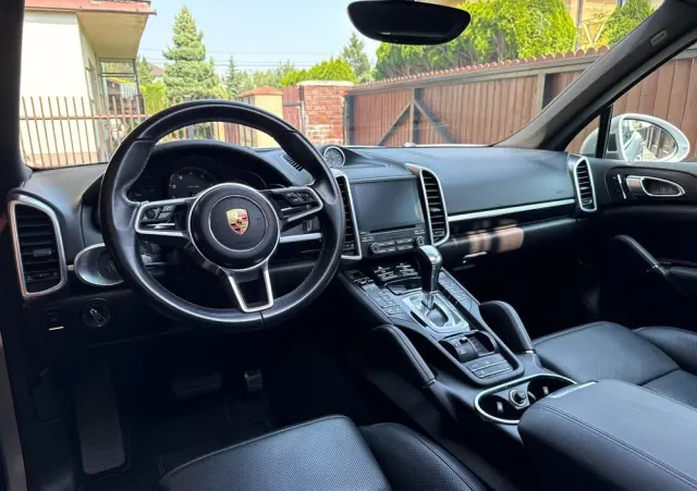 PORSCHE Cayenne Platinum Edition