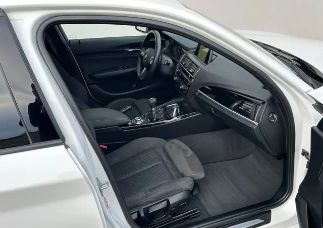 BMW Seria 1 120d Edition M Sport Shadow