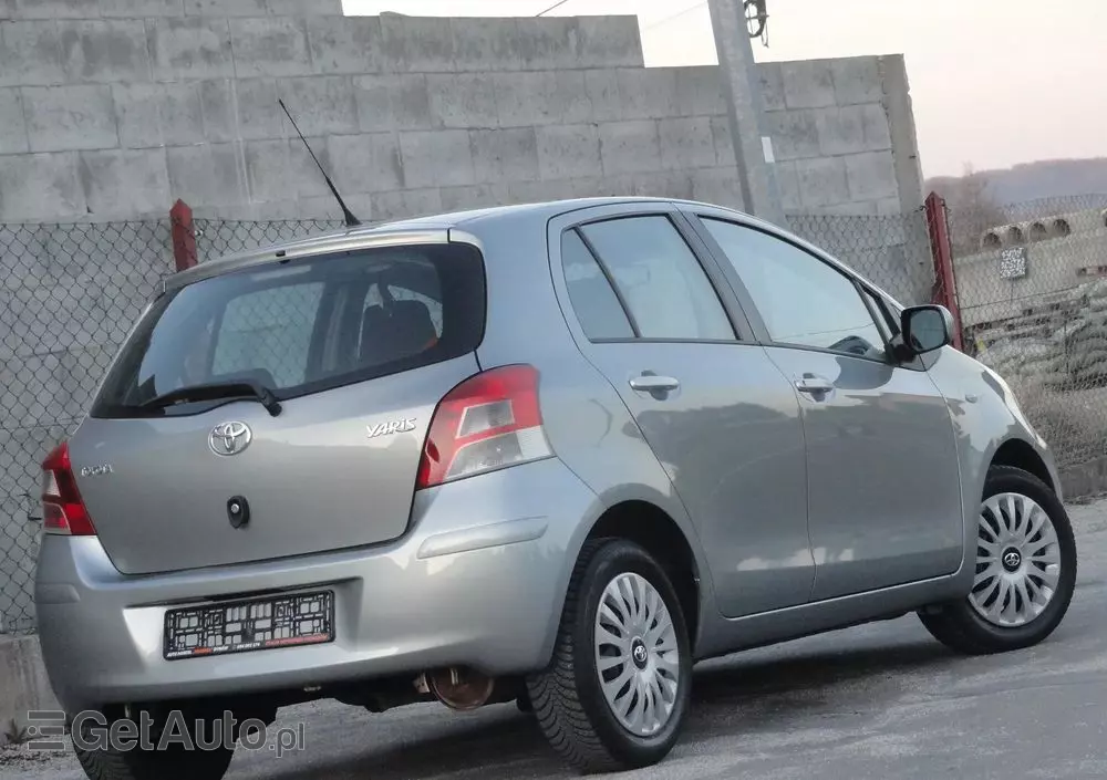TOYOTA Yaris 1.33 Prestige