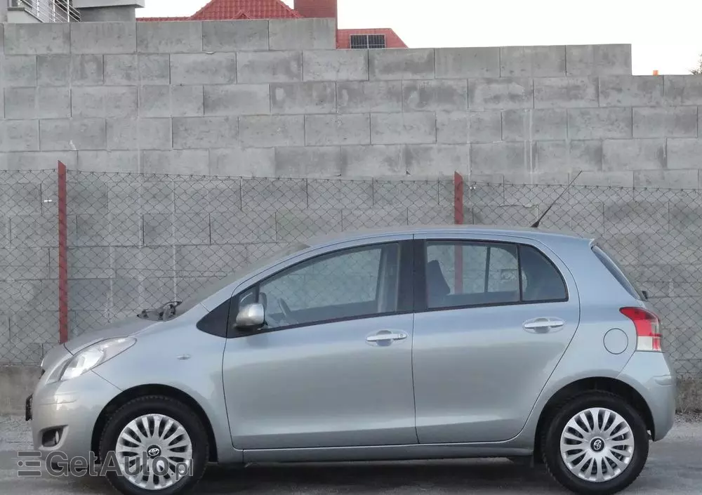 TOYOTA Yaris 1.33 Prestige