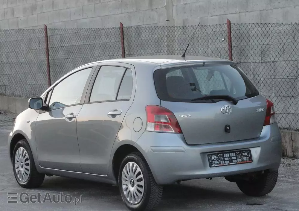 TOYOTA Yaris 1.33 Prestige