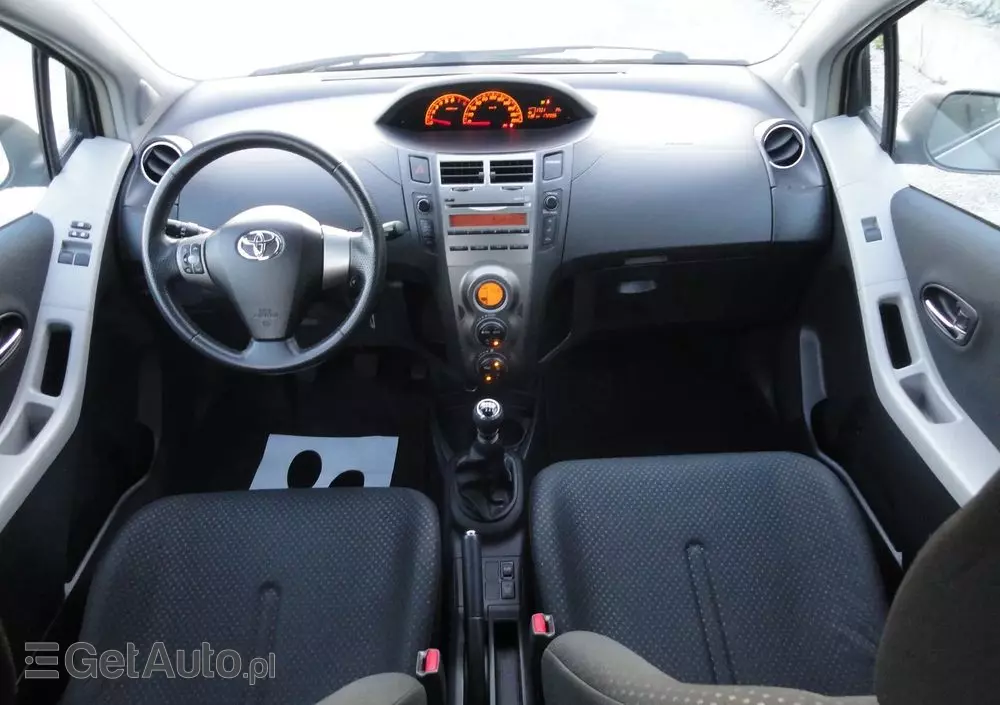 TOYOTA Yaris 1.33 Prestige