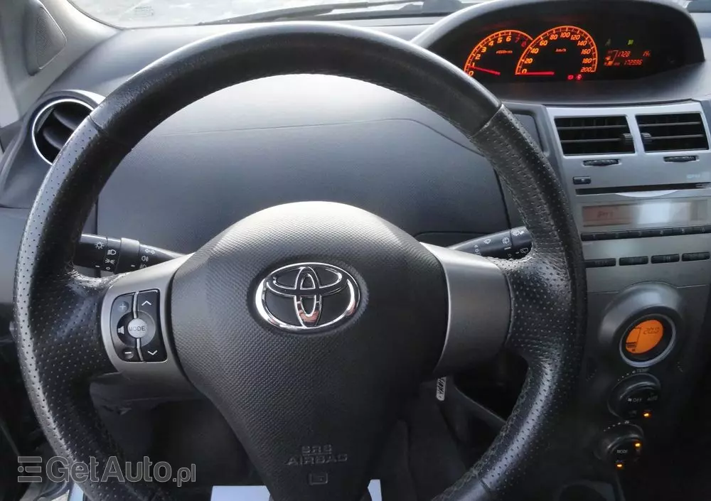 TOYOTA Yaris 1.33 Prestige