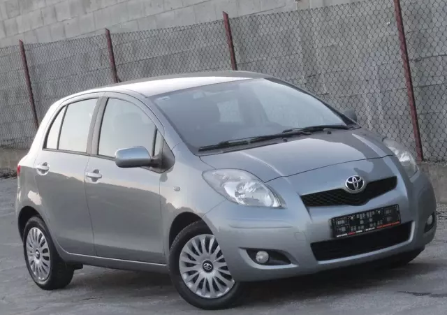TOYOTA Yaris 1.33 Prestige