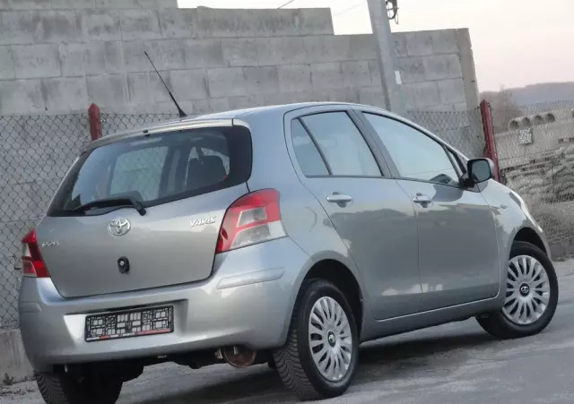 TOYOTA Yaris 1.33 Prestige