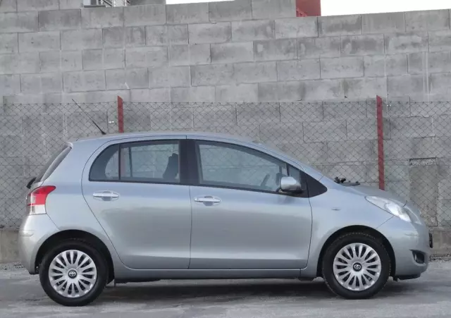TOYOTA Yaris 1.33 Prestige