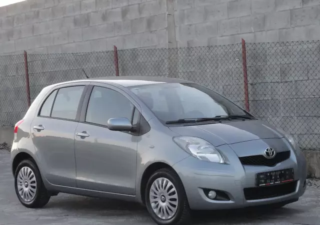 TOYOTA Yaris 1.33 Prestige