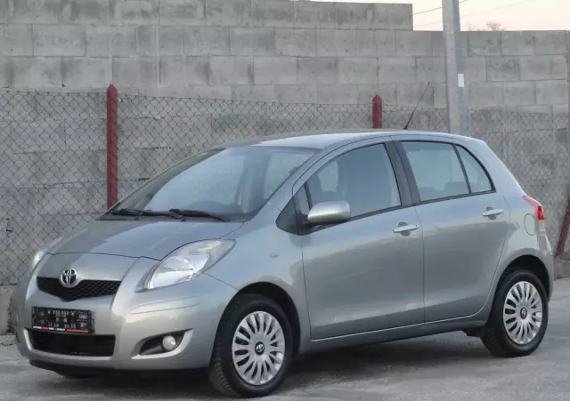 TOYOTA Yaris 1.33 Prestige